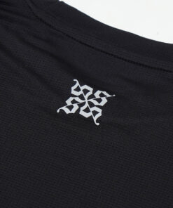 Blackout Longsleeve Running - Black Women - Image 4